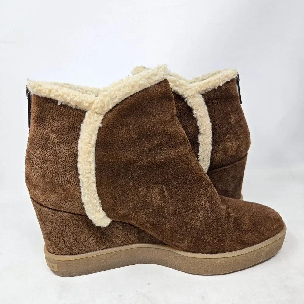 AQUATALIA Suede Charlie Wedge Booties Size‎ 8.5 Sherpa Lined Boots